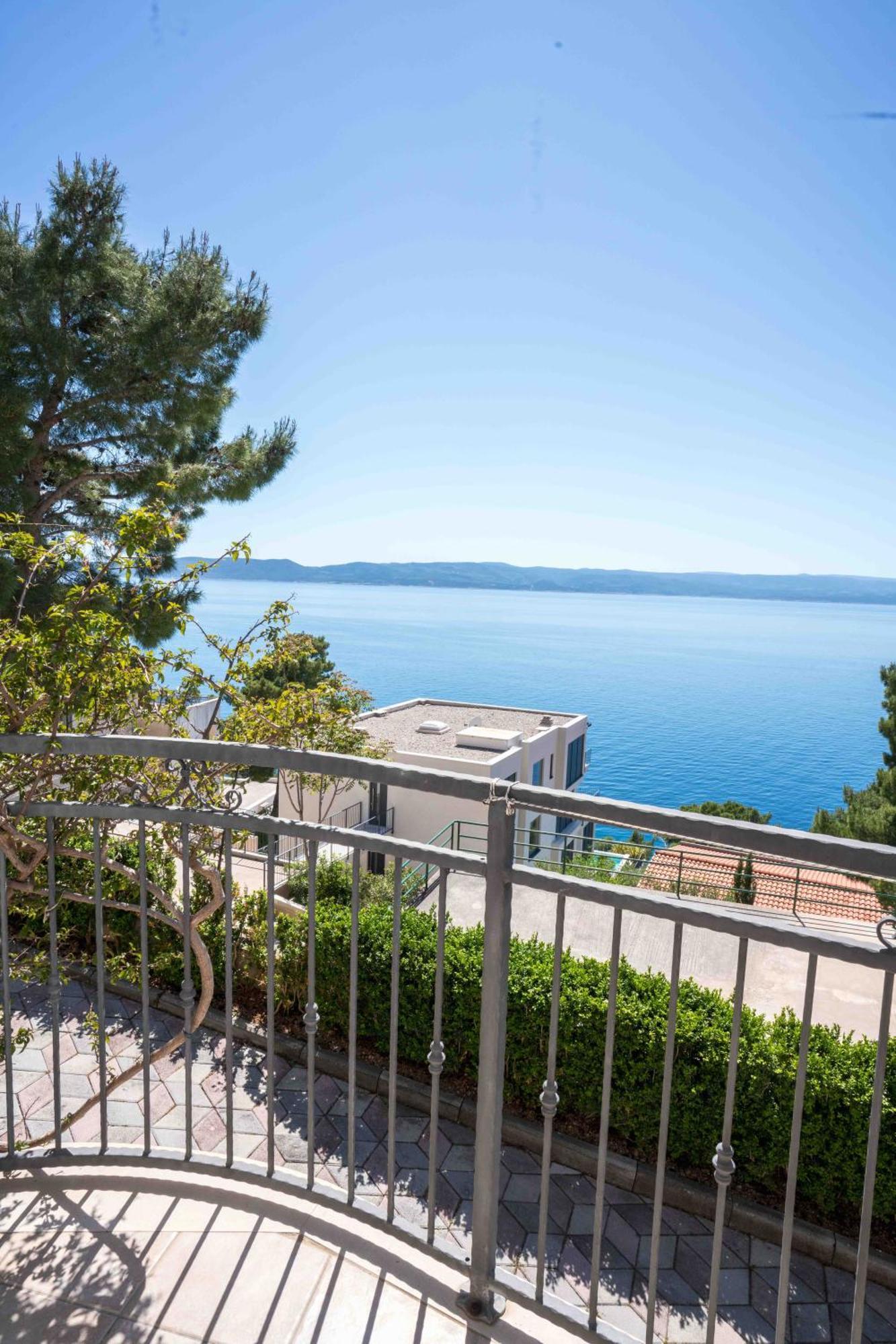 Sea View Apartment Gin Brela Eksteriør billede